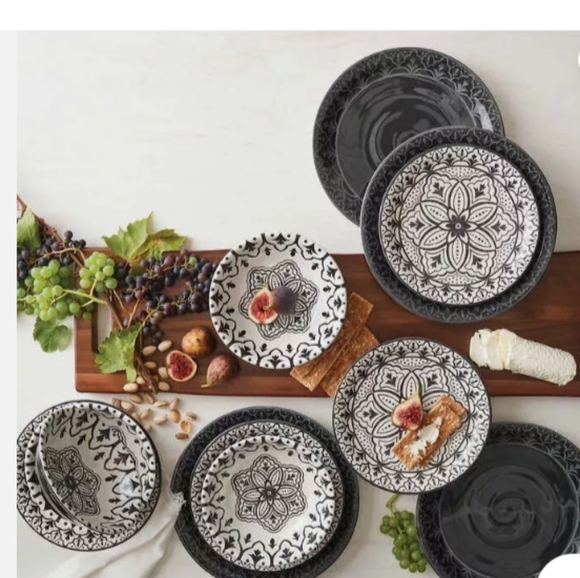 Pandex Melamine 12-piece Dinnerware Set Dishwasher safe indoor & outdoor Black - Picture 8 of 8